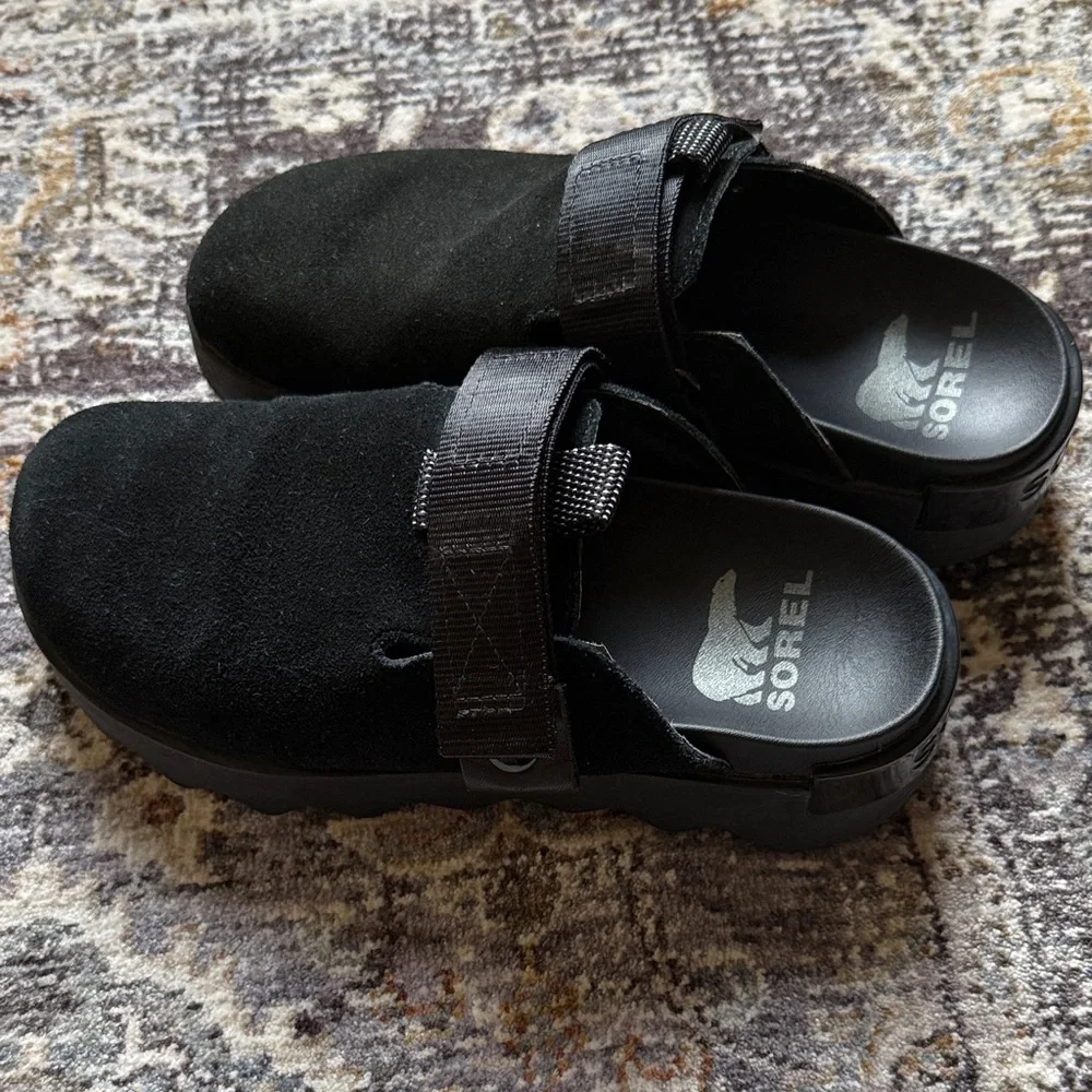 Sorel Woman’s Black Suede slip on mules - Picture 1 of 4